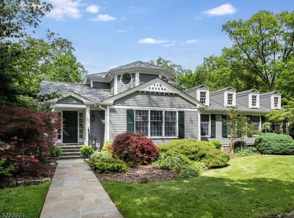 9 Brookside Ter, North Caldwell Boro, NJ 07006-4114