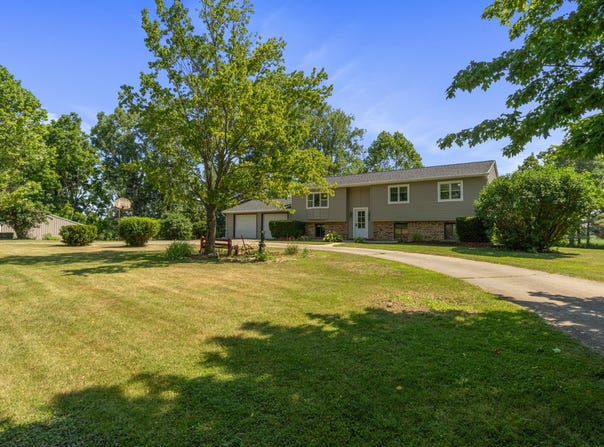 1021 Craft Road, Grass Lake, MI 49240