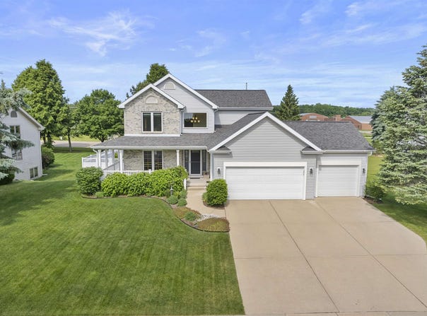 859 Fox Run Court, Oregon, WI 53575