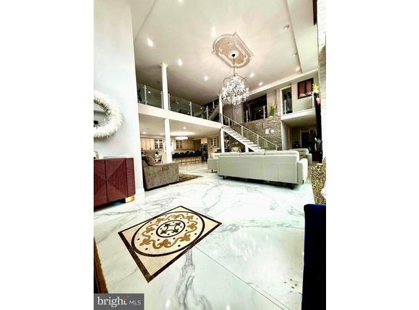 2001 ARMY NAVY DRIVE, ARLINGTON, VA 22202