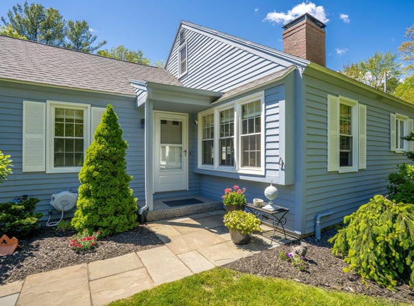 4 Wood Pond Lane, Kennebunk, ME 04043