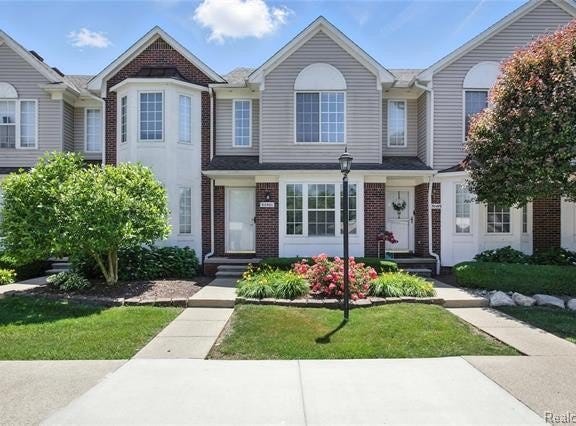50501 Abbey Drive, New Baltimore, MI 48047