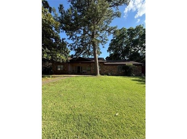 1201 W Elm, Durant, OK 74701