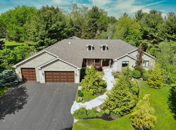 5272 PIERCE LAKE, CALEDONIA, IL 61011