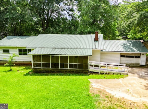100 Redwine, Newnan, GA 30263