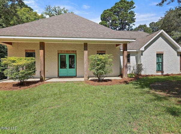 104 Pine Hill Circle, Florence, MS 39073