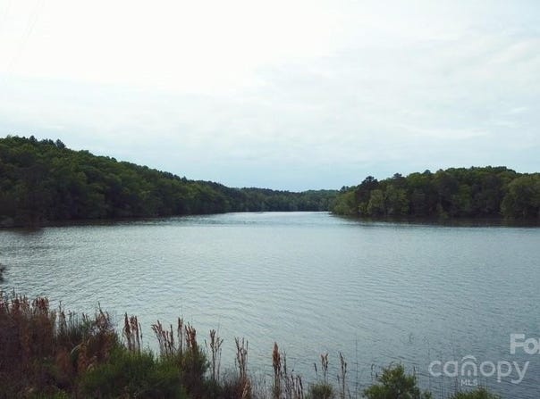 3111 Catawba Road unit: 8, Great Falls, SC 29055