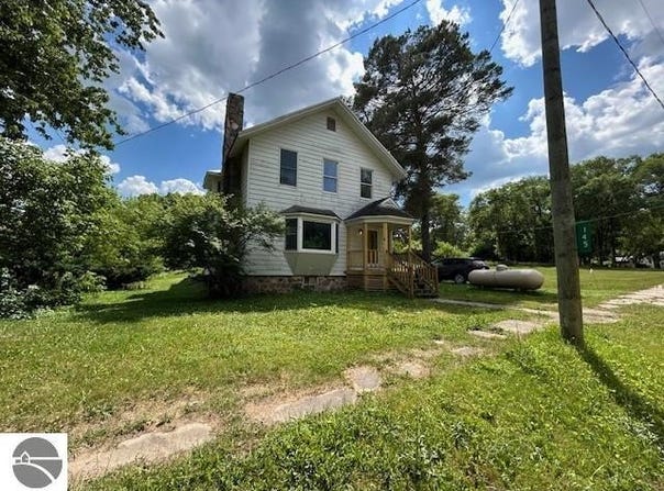 145 Millbrook Road, Blanchard, MI 49310-9604