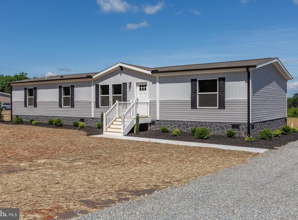 7225 SHANNON HILL RD, LOUISA, VA 23093