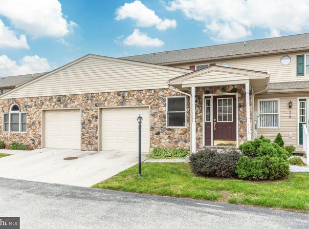 416 SPRINGBROOK Court, HANOVER, PA 17331