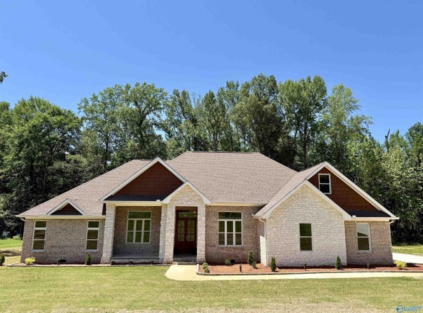 273 Goose Pond Island Drive, Scottsboro, AL 35769