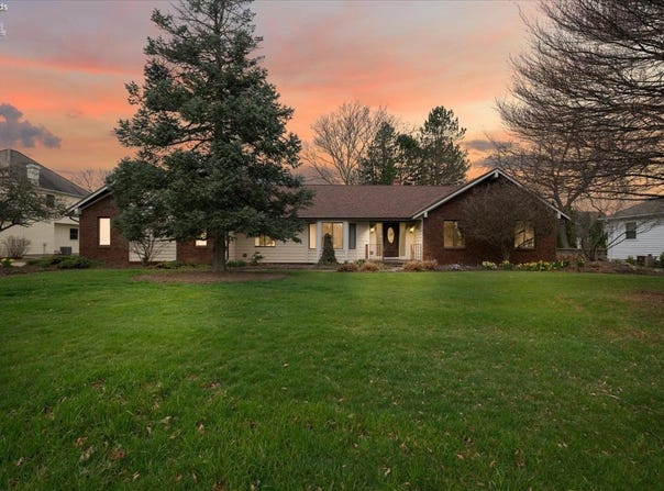 3211 Stonewood Drive, Sandusky, OH 44870-6918