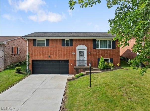 2630 Lafayette Boulevard, Steubenville, OH 43952
