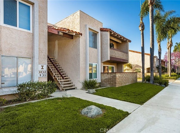 700 W La Veta, Orange, CA 92868
