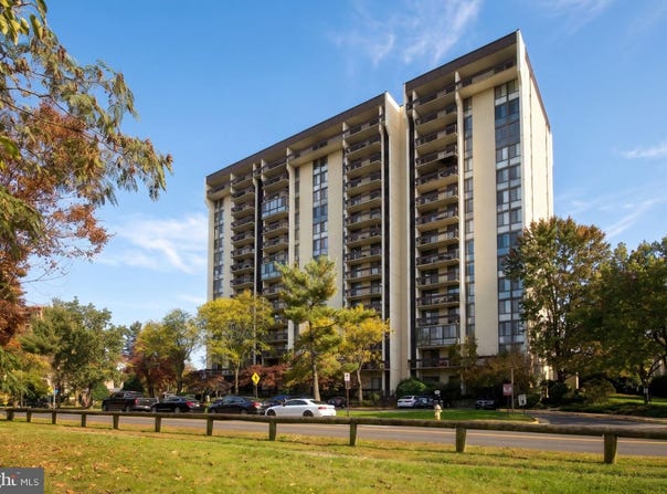5300 HOLMES RUN Parkway, ALEXANDRIA, VA 22304