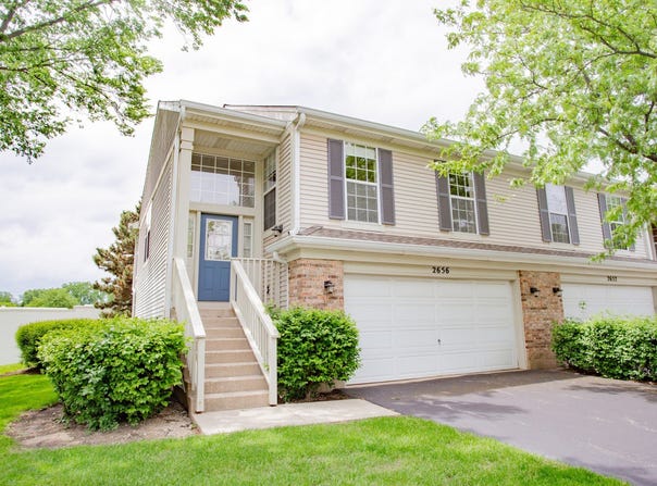 2656 S Cedar Glen Drive, Arlington Heights, IL 60005