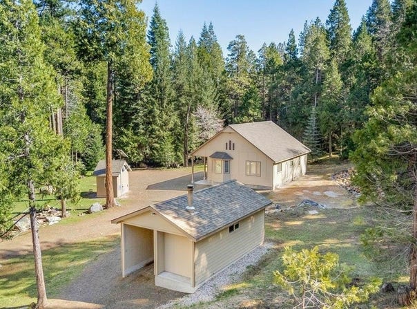 5022 Elderberry Dr, Weed, CA 96094