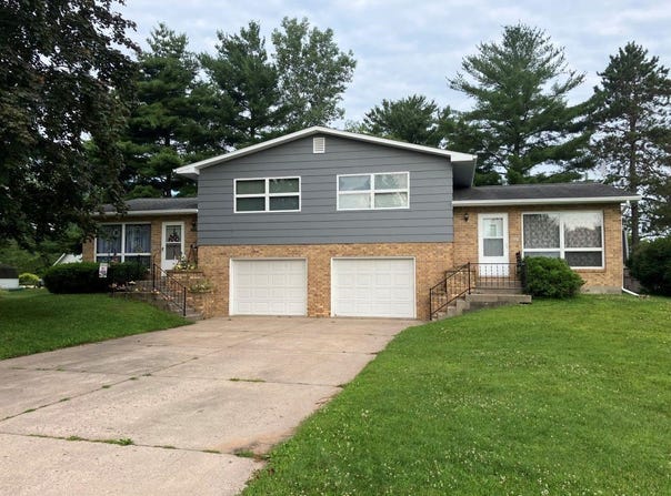 229 PARK Lane, CLINTONVILLE, WI 54929-9703