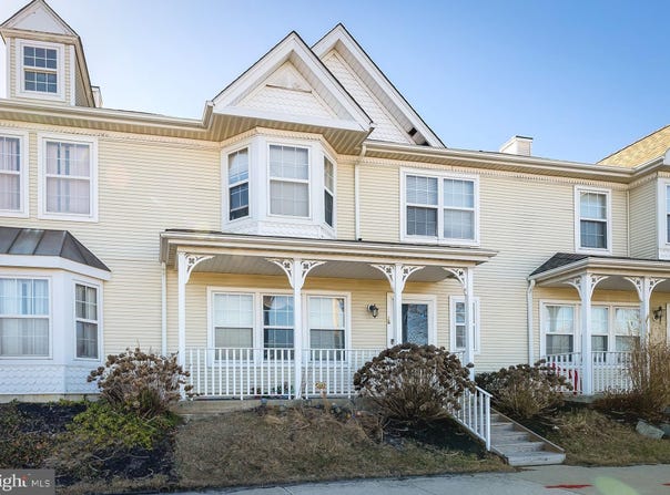 16 LIGHTHOUSE COURT, ATLANTIC CITY, NJ 08401