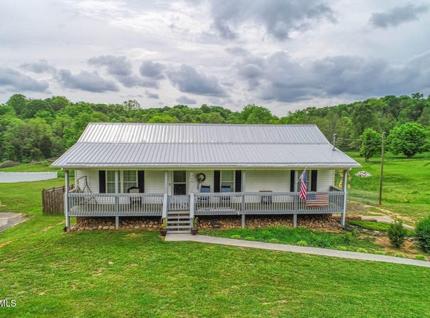 305 Old Stage Road, Rogersville, TN 37857