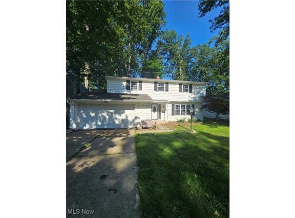4590 Brendan Lane, North Olmsted, OH 44070