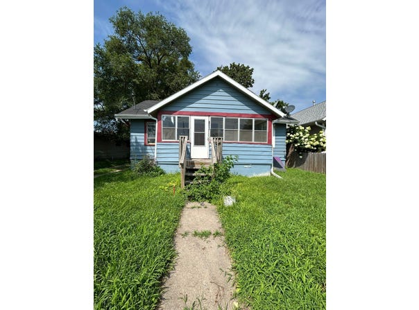 1236 Stewart Street, Des Moines, IA 50316