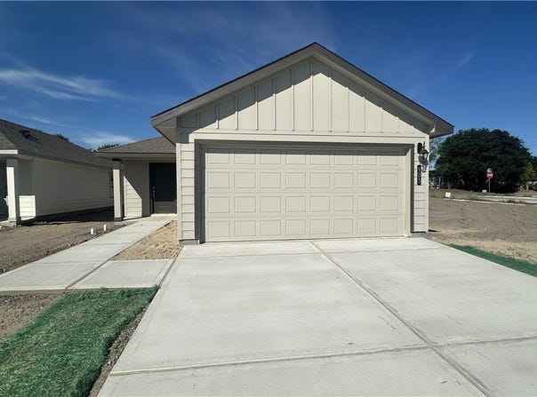 503 Meansville Drive, Odem, TX 78370