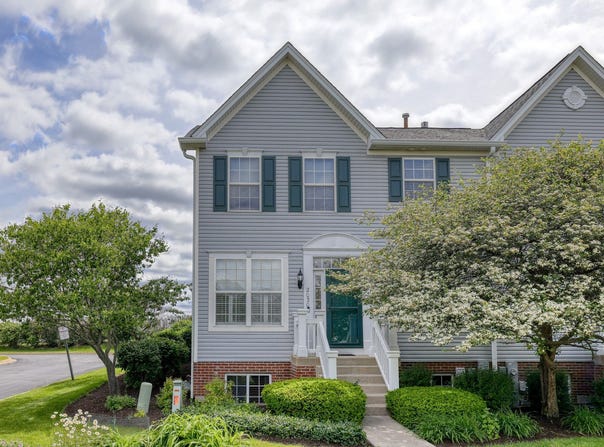 2030 Peterson Place, Batavia, IL 60510