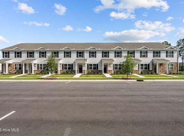 1024 Bayard Wootten Way, New Bern, NC 28562