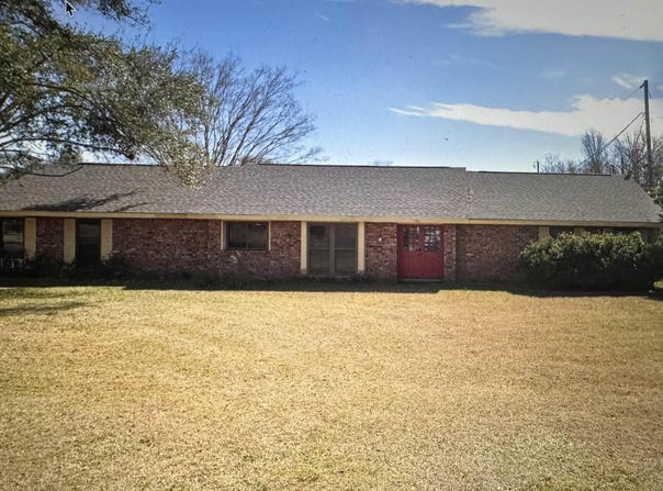 100 Ashland Dr, Donaldsonville, LA 70736