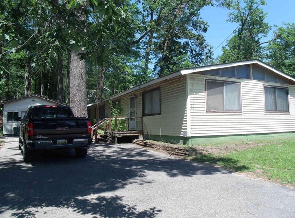 1419 N Straits Highway, Topinabee, MI 49791