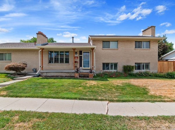 2532 E SUNDOWN S, Cottonwood Heights, UT 84121