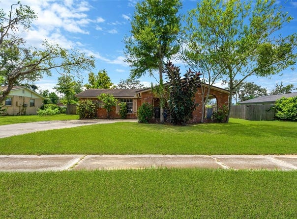 804 WALNUT DRIVE, SEFFNER, FL 33584