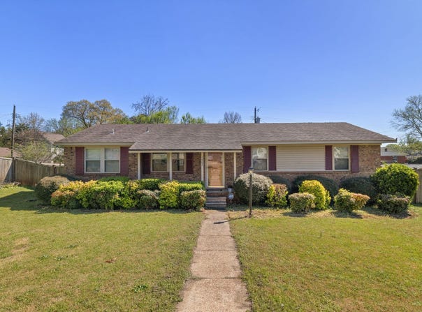 1602 Pinehurst Blvd, Sheffield, AL 35660