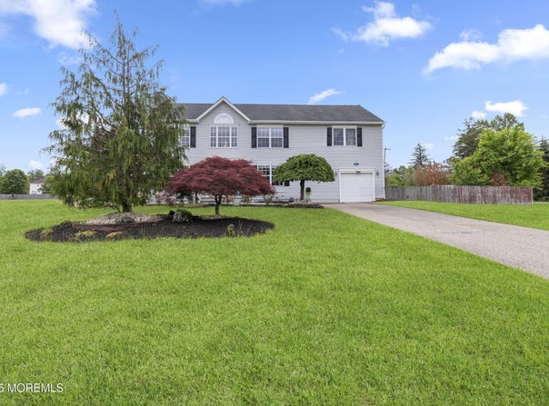 1 Skylark Drive, Jackson, NJ 08527
