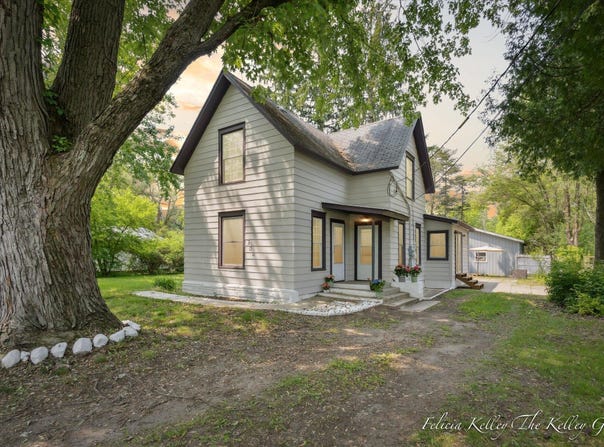 304 S Muenscher Street, Howard City, MI 49329