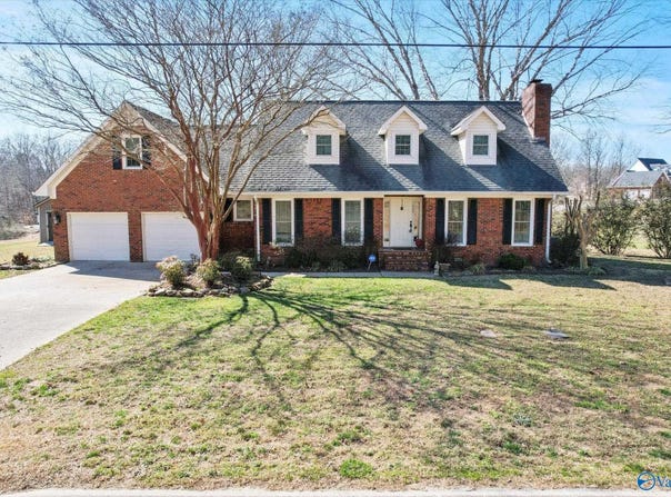 1009 10th Street NW, Arab, AL 35016