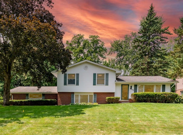 30135 Old Bedford Street, Farmington Hills, MI 48331