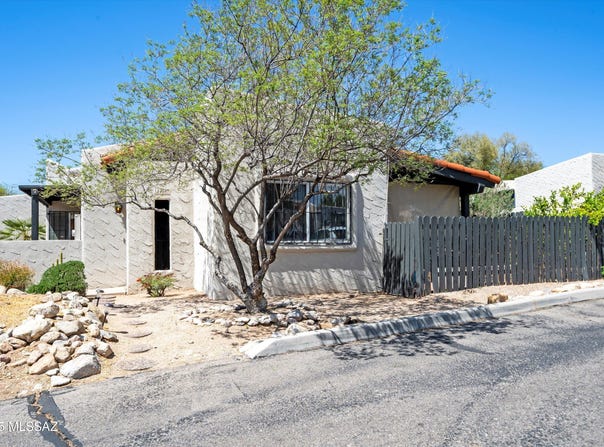 4538 E La Estancia, Tucson, AZ 85718