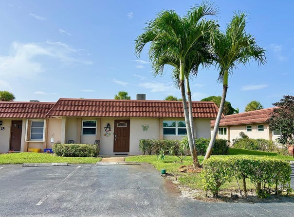 5725 Fernley Drive E, West Palm Beach, FL 33415