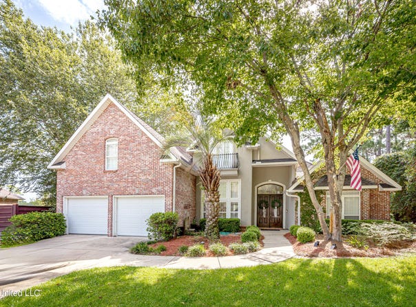 3709 Point Clear Drive, Ocean Springs, MS 39564