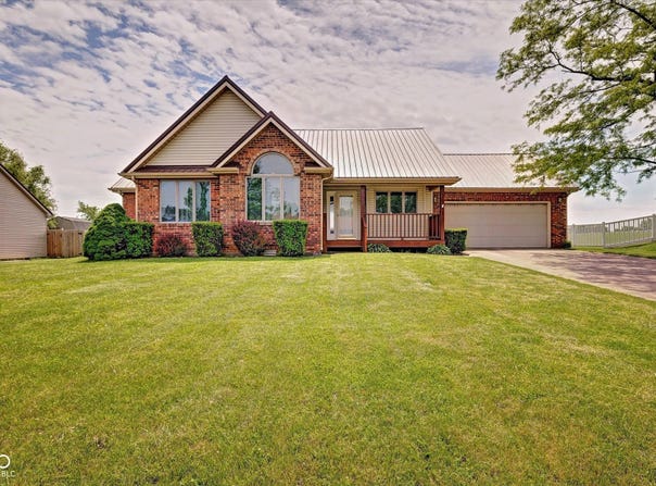 1019 Zona Drive, Rushville, IN 46173