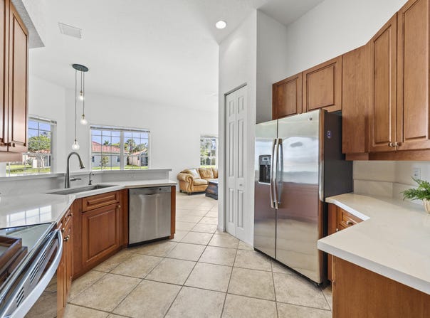 6721 Arno Way, Boynton Beach, FL 33472