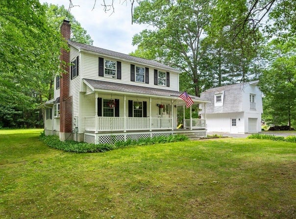 8 Davidson Avenue, Merrimack, NH 03054