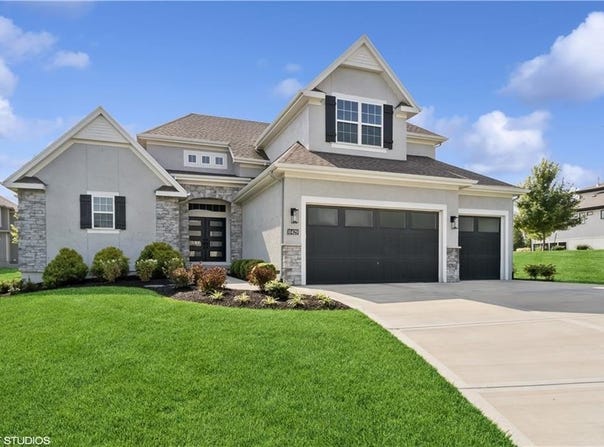 10429 W 170th Place, Overland Park, KS 66221