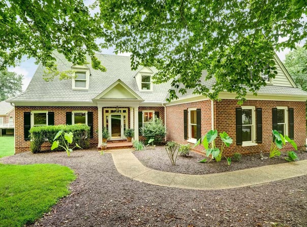 3402 COTSWOLD LN, Keswick, VA 22947