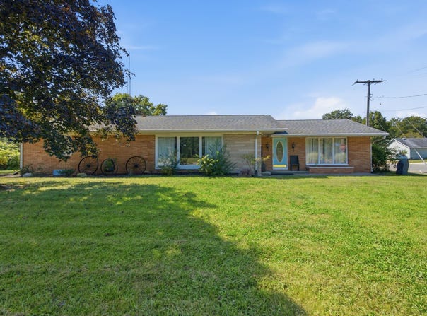 402 Schricker Avenue, North Judson, IN 46366