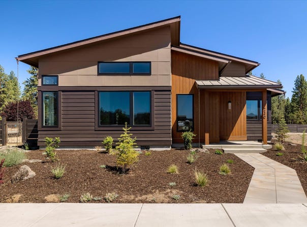 230 E Diamond Peak Avenue, Sisters, OR 97759