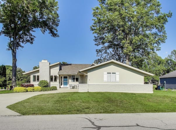 2700 Duffy Lane, Long Beach, IN 46360