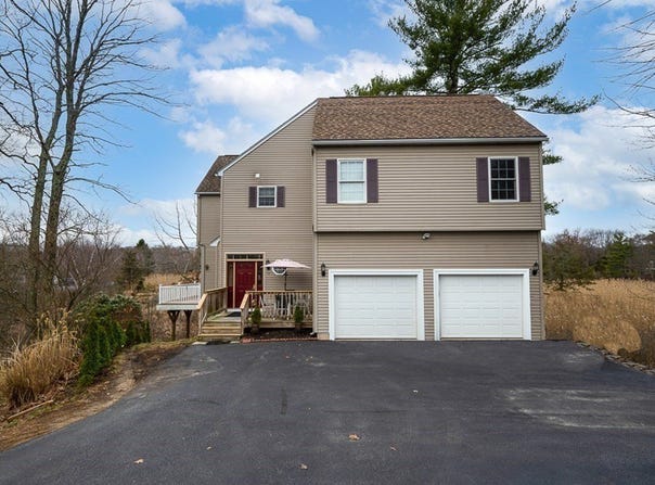 12 Cedar Dr, Webster, MA 01570